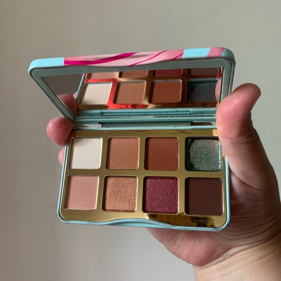 HOST PICK! Too Faced Christmas coffee mini eyeshadow palette - Picture 6 of 8